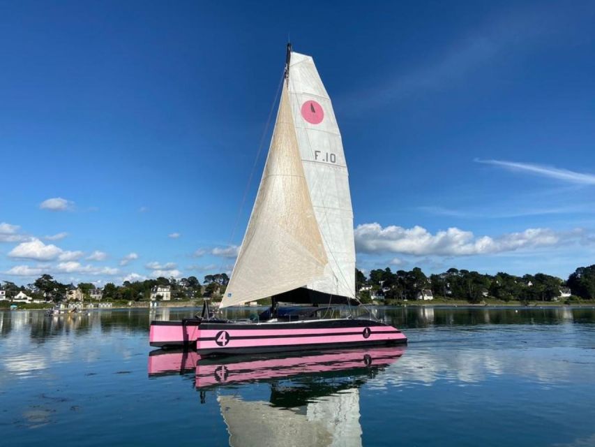 Glenan Archipelago Sailing Day - Cruise Duration and Languages