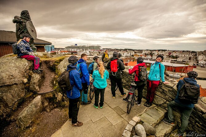 Guided El-Bike Tour in the City of Haugesund and Coastal Path - Discovering the Coastal Path