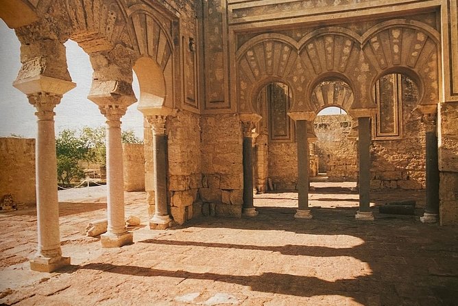 Guided Tour of Medina Azahara in Spanish With Bus. Official Guides - Accessibility and Participant Information