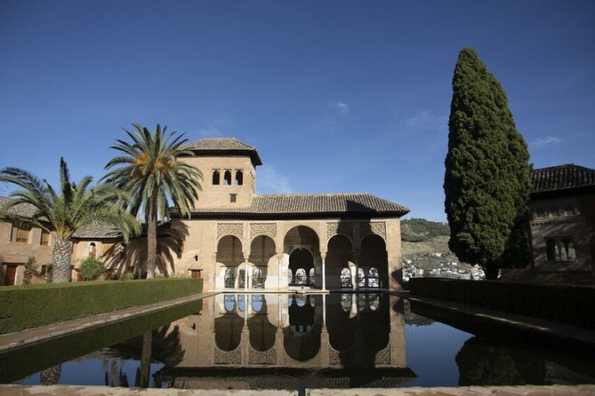 Guided Walking Tour of the Alhambra in Granada - Included in the Tour