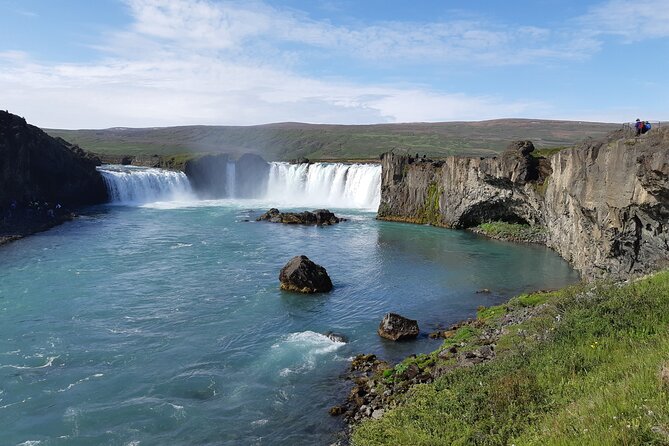 Half-Day Combo Tour to Goðafoss, Laufas and The Christmas House - Reviews and Feedback