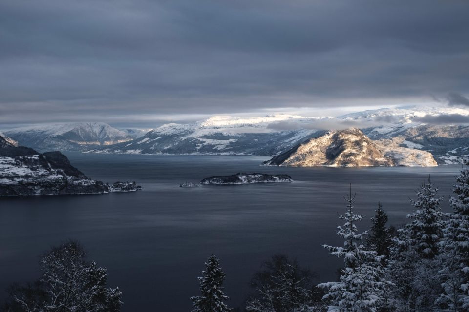 Hardangerfjord: Exclusive Snowshoe Hike With Majestic Views - Stunning Fjord Landscapes