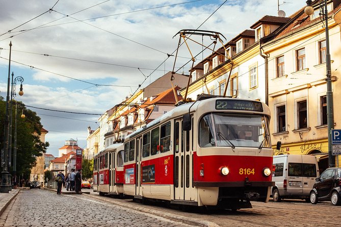 Highlights & Hidden Gems With Locals: Best of Prague Private Walking Tour - Experiencing Local Cuisine and Drinks