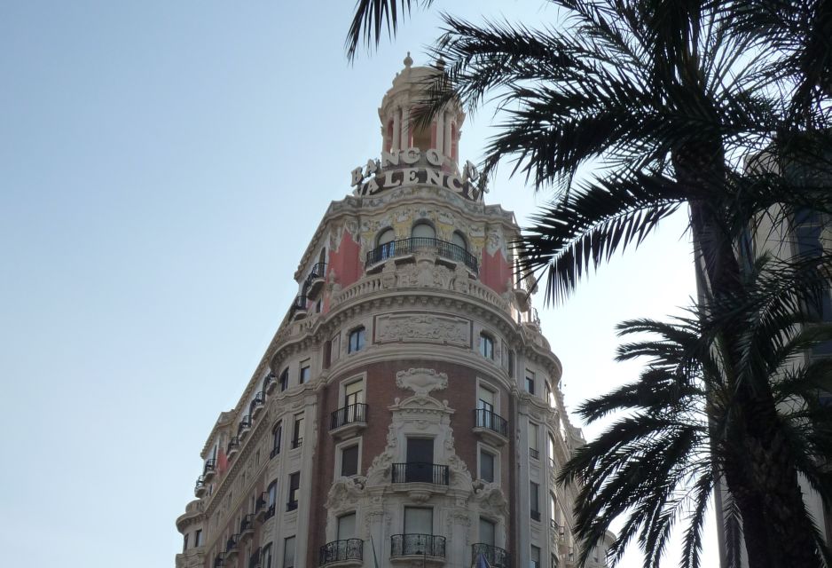 Highlights of Valencia: Private Half-Day Tour - Exploring the Narrow Alleyways