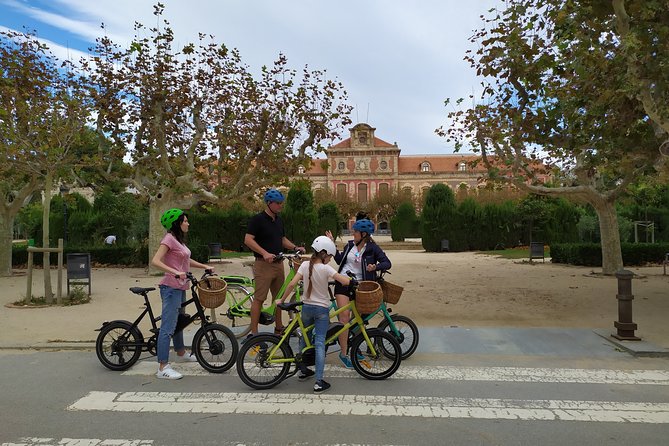 Historical E-bike Tour in Barcelona - Meeting and Pickup Information