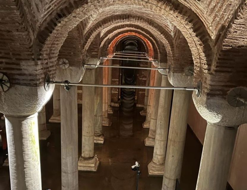 Istanbul: Basilica Cistern & Dolmabahce Palace Combo Tour - Exploring Dolmabahce Palaces Grandeur