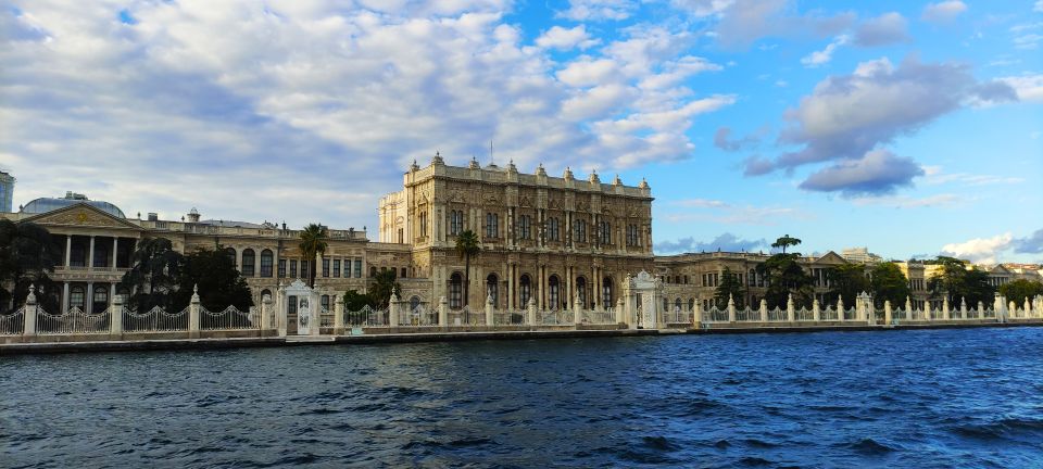 Istanbul: Bosphorus Sunset Cruise With Snacks and Drinks - European and Asian Shores