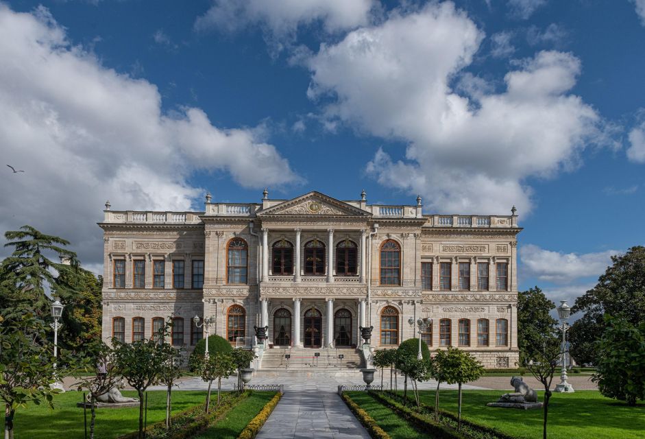 Istanbul: Dolmabahce Palace Tour and Bosphorus Yacht Cruise - Cruising Along the Bosphorus Strait