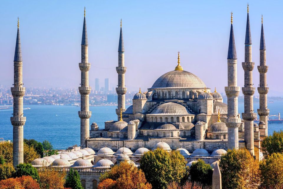 Istanbul: Topkapı Palace & Harem and Blue Mosque Guided Tour - Discovering the Topkapi Palaces History