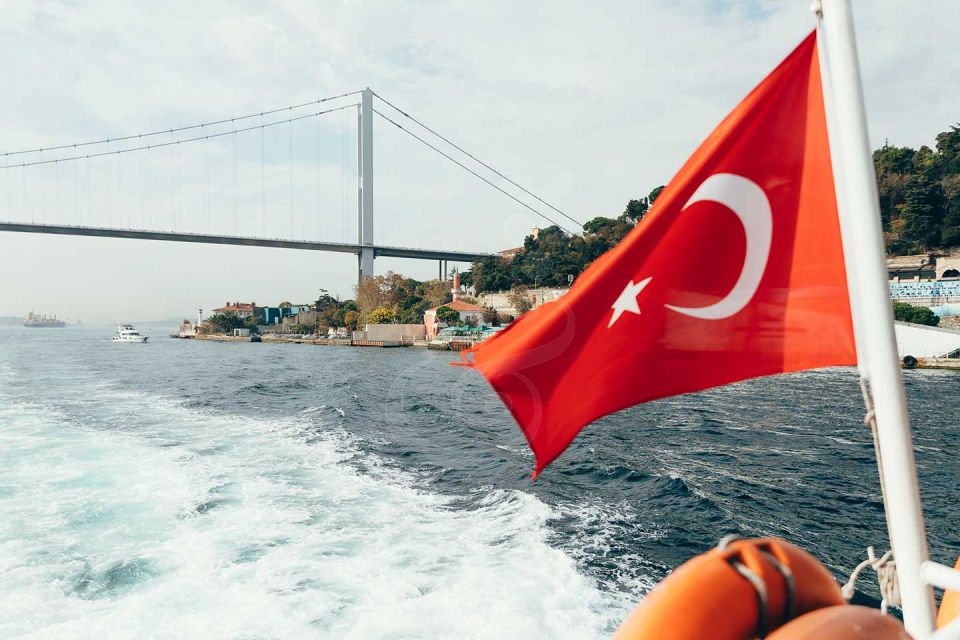 Istanbul: Wine, Food, and Ottoman Neighborhood Private Tour - Boat Cruise Highlights