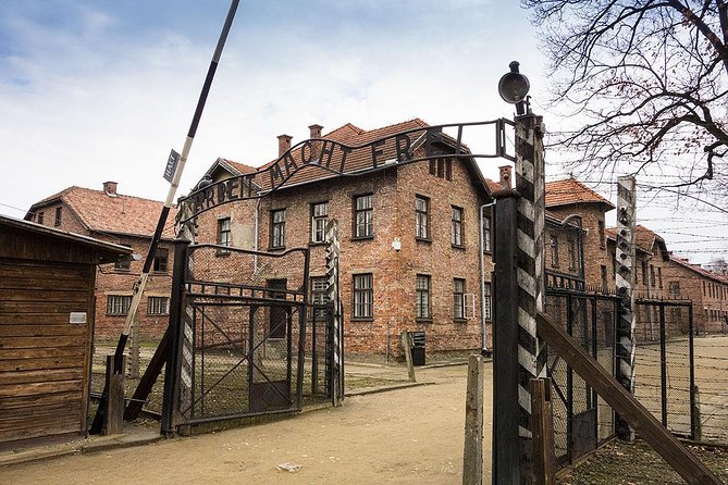 Krakow: Auschwitz-Birkenau & Salt Mine Oneday Tour (Hotel Pickup) - Pickup Information