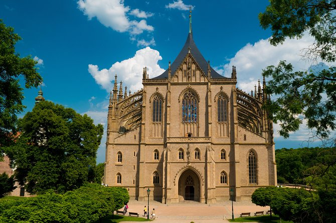 Kutna Hora Private Day Trip From Prague With Lunch, Admission and Local Treat - Private Transportation and Admission Tickets