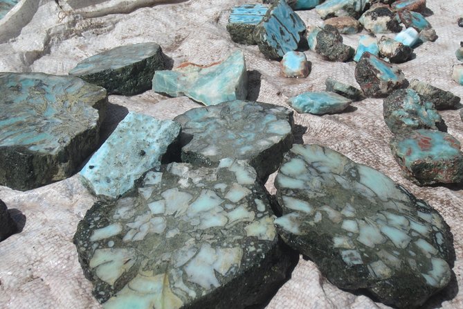 Larimar Mine Tour - Meeting and Pickup