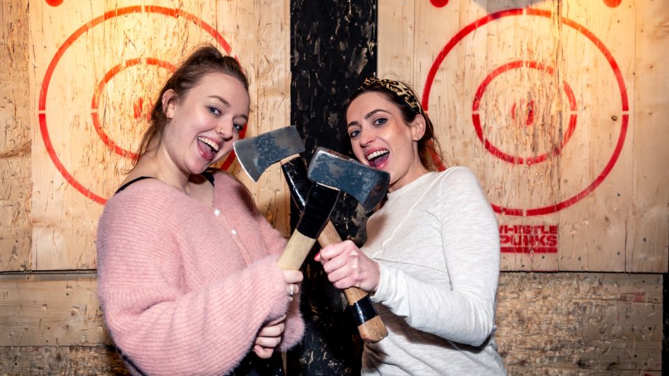 Leeds: Urban Axe Throwing Experience - Thrill of Axe-Throwing