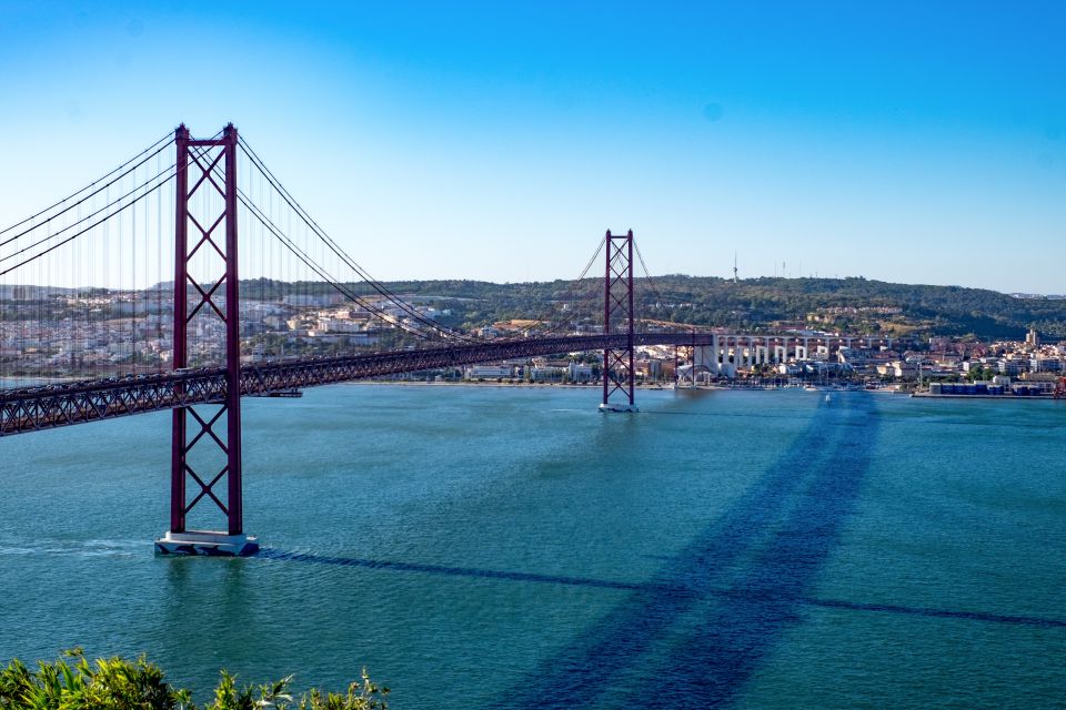 Lisbon: Arrábida Natural Park and Sesimbra Day Trip - Fishing Village of Sesimbra