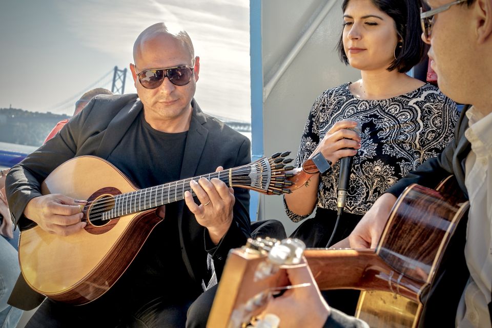 Lisbon: Boat Cruise With Live Fado Performance and a Drink - Experience Highlights