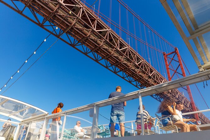 Lisbon River Boat Sightseeing Tour With a Drink - Meeting Point and Accessibility