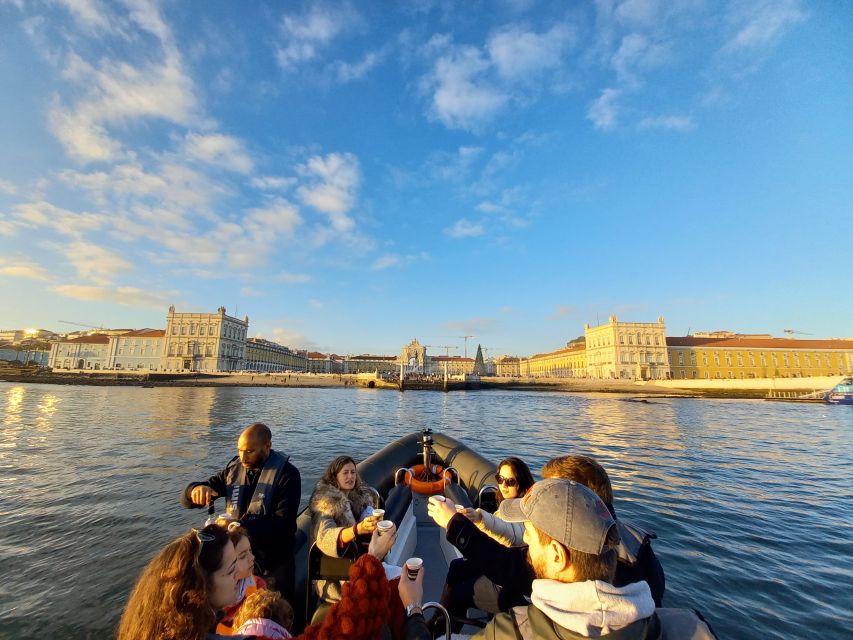 Lisbon: SpeedBoat Tour at Sunset or Daylight - Tour Features