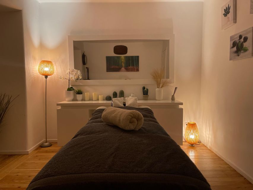 Lisbon: Therapeutic Massage Services by a Physiotherapist - Convenient Location in Lisbon