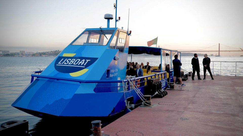 Lisbon: Tuk Tuk City Tour With a Boat Tour in River Tagus - Tour Experience