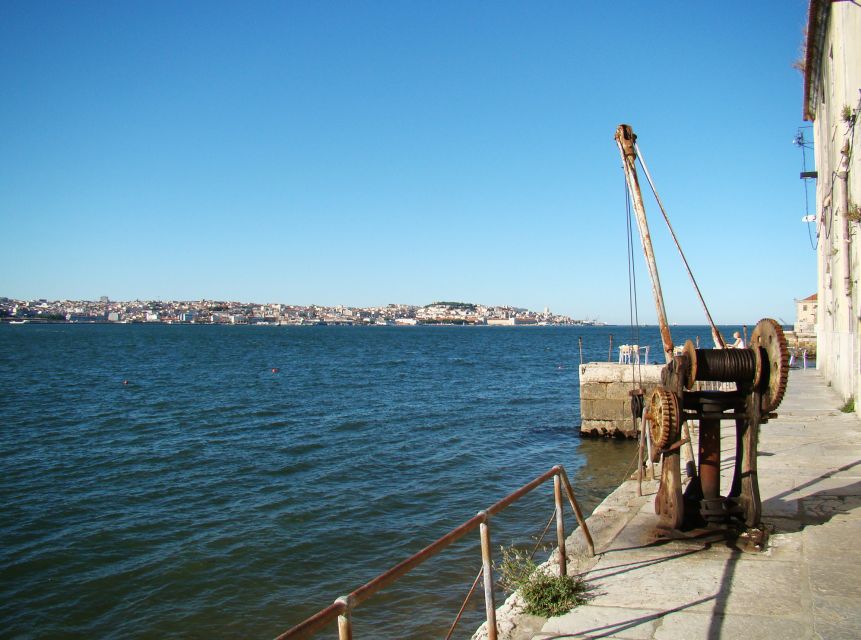 Lisbon's South Side, River Tejo & 3-Hour Walking Tour - Crossing the Tejo River