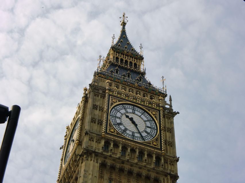 London Private Guided Walking Tour - Whitehall and the Prime Ministers Residence