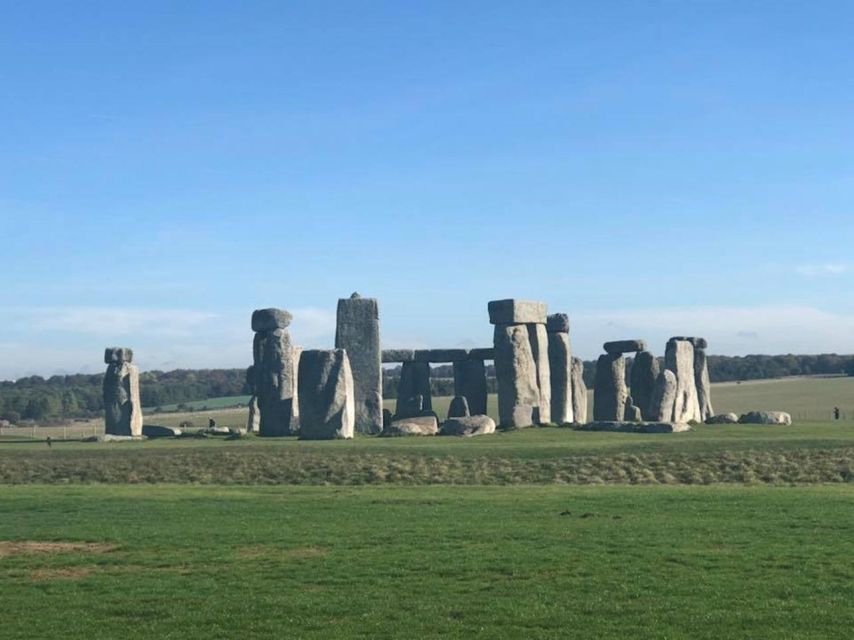 London: Stonehenge Private Transfer With Optional Guide - Assistance and Child Seats