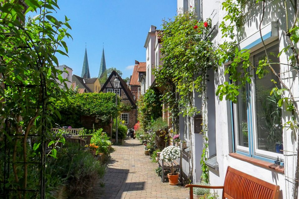 Lübeck: An Entertaining Tour Through Hidden Courtyards - Tour Details