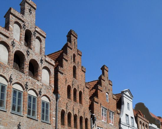 Lübeck: Classic Tour of the Hanseatic City - Iconic Holsten Gate