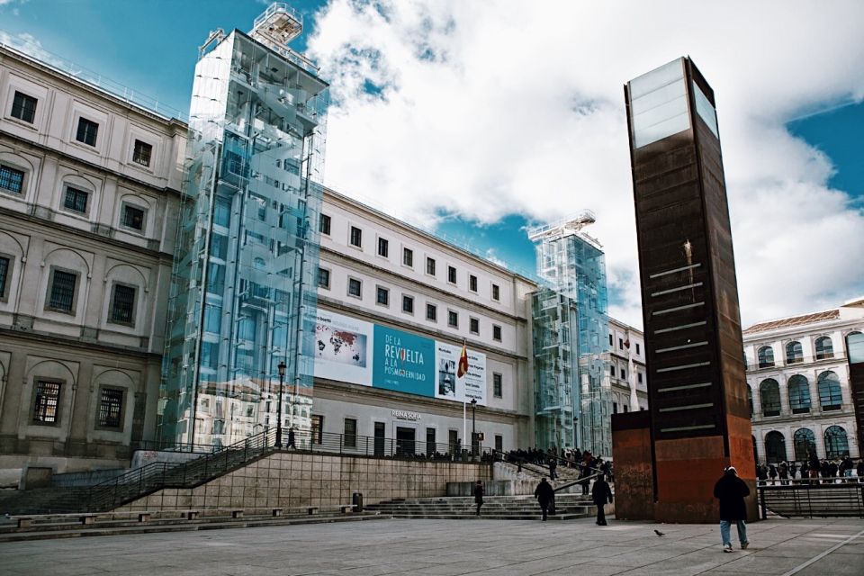 Madrid: Reina Sofia Museum Skip-the-Line Guided Museum Tour - Discover Most Important Artworks