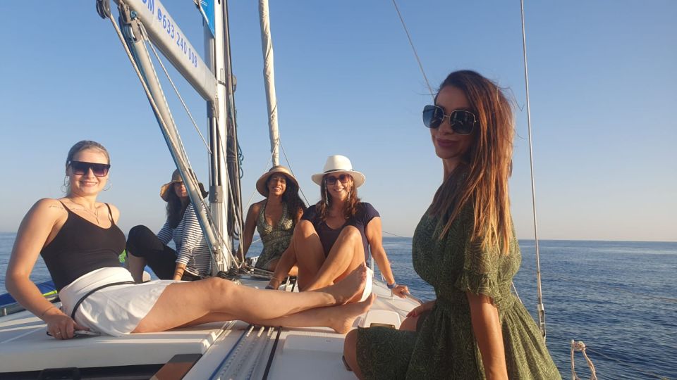 Marbella: Sunset Luxury Sailing Cruise in Puerto Banús - Tranquil Sailing Experience