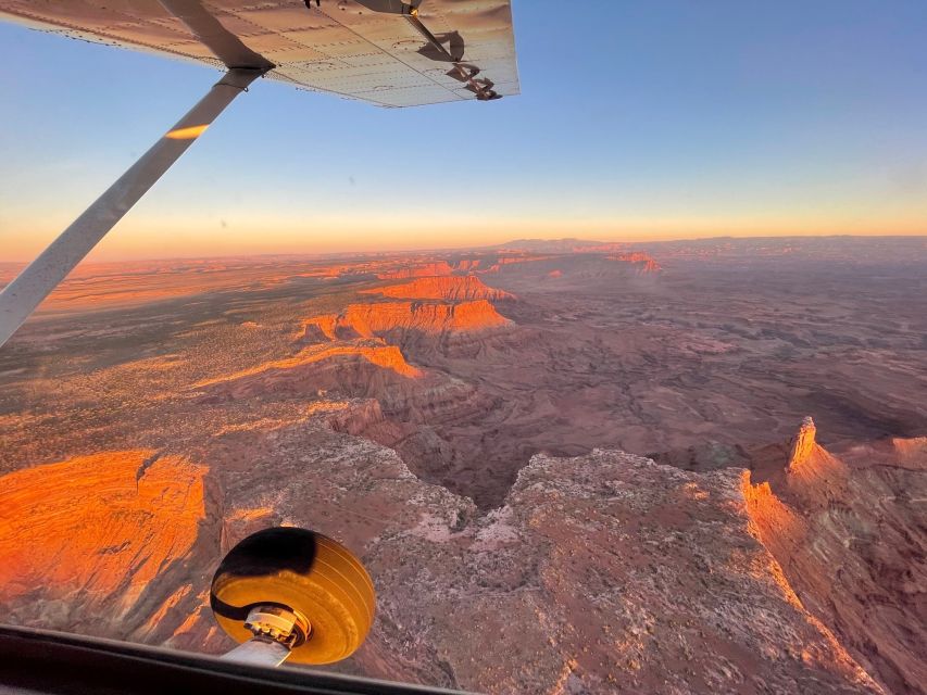 Moab: Canyonlands National Park Morning or Sunset Plane Tour - Upheaval Dome and Needles District