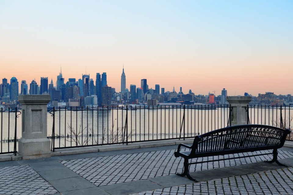 NYC: Midtown Manhattan Self-Guided Walking Tour - Exploring the History of Carnegie Hall