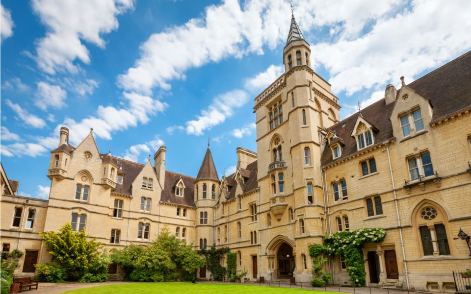 Oxford: Famous Alumni Outdoor Escape Game - Booking and Payment Details