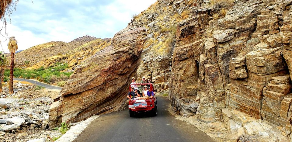 Palm Springs: Indian Canyons Hiking Tour by Jeep - Stunning Rock Formations