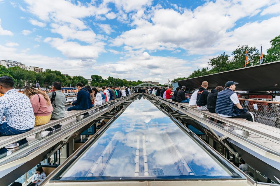 Paris: 1-Hour River Seine Cruise With Audio Commentary - Included in the Cruise