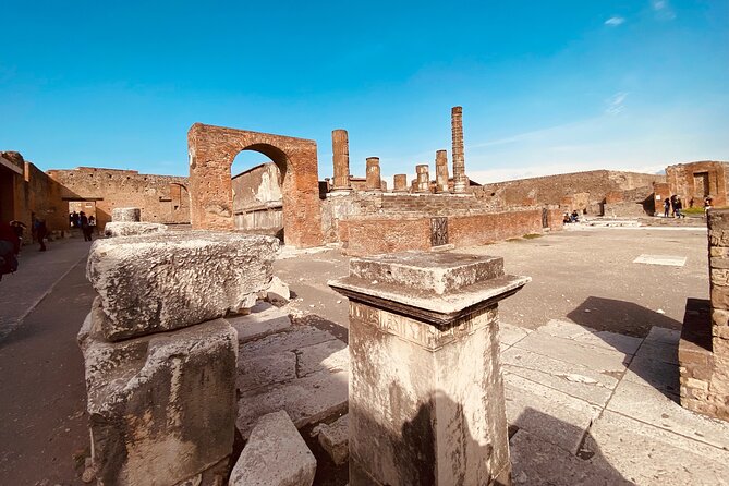 Pompeii Private Tour With an Archaeologist and Skip the Line - 3 Hours - Tour Duration and Accessibility