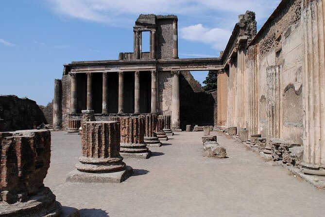 Pompeii Tour With Lunch and Wine Tasting From Positano - Health and Accessibility