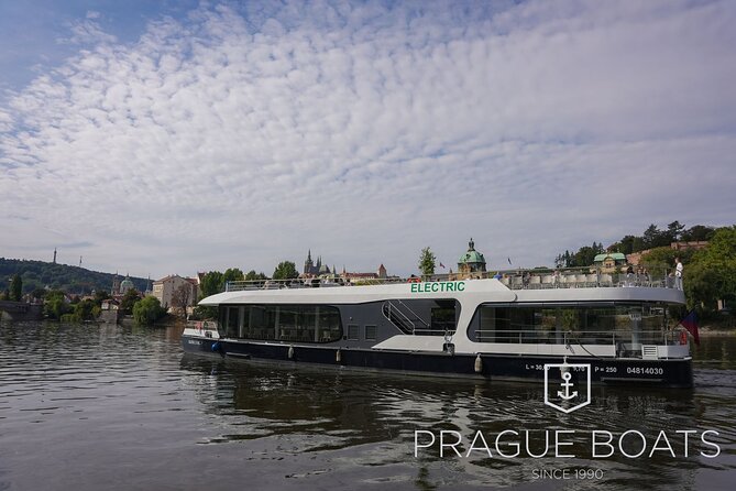 Prague Boats 1-hour Cruise - Accessibility and Additional Details