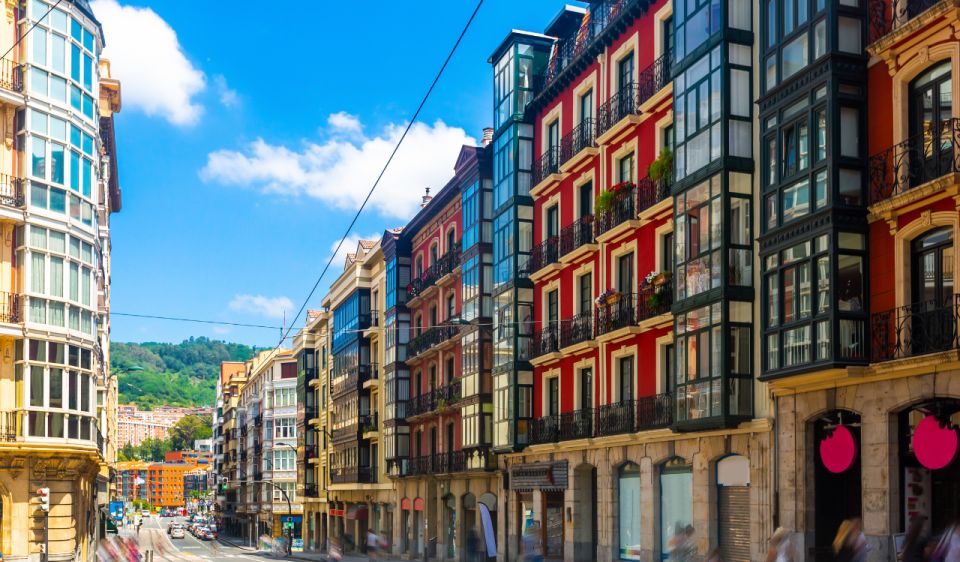 Private 8-Hour Tour of Bilbao From San Sebastian - Historic Strolls in Bilbao