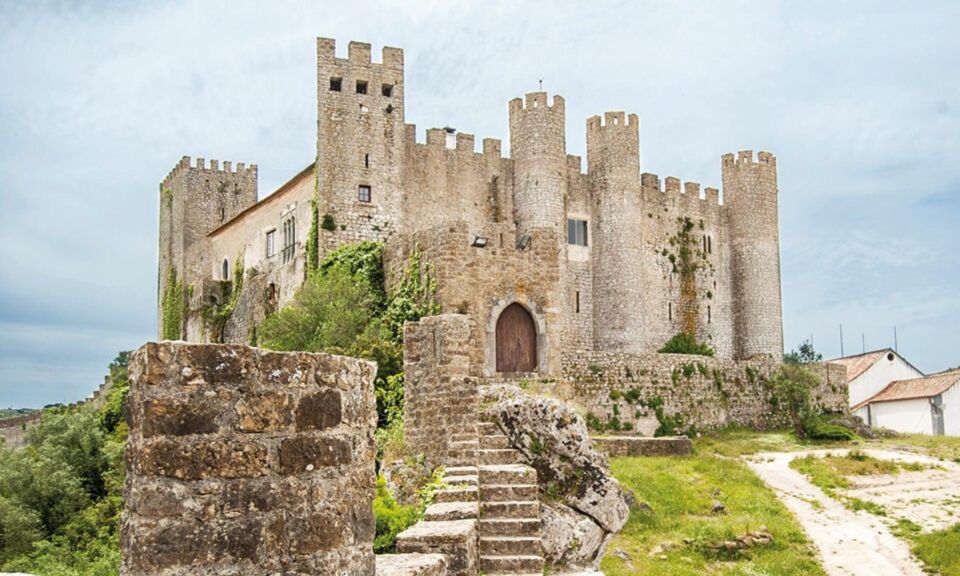 Private 8H Tour to Fatima, Batalha and Obidos From Lisbon - Discovering the Batalha Monastery