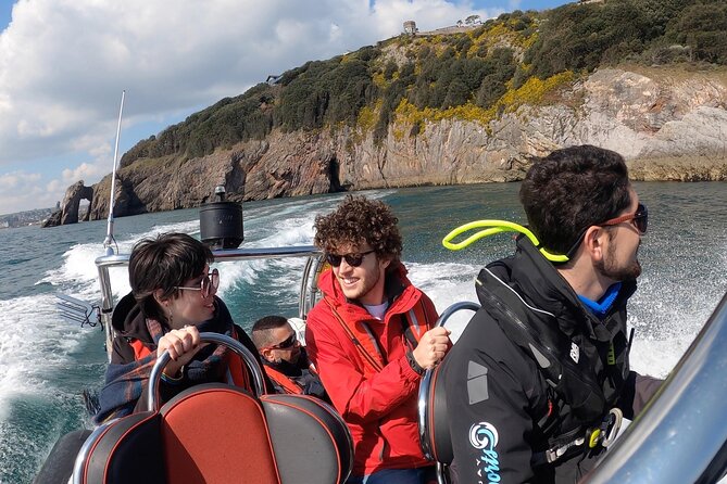 Private Coastal Boat Tour in Torquay - Meeting and Pickup