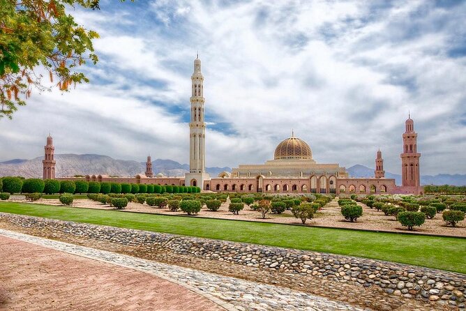 Private Full Day Muscat City Tour - Meeting and Pickup