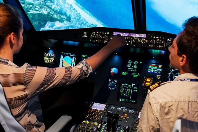 Private Pilotage of a Flight Simulator in Paris - Reviews and Ratings