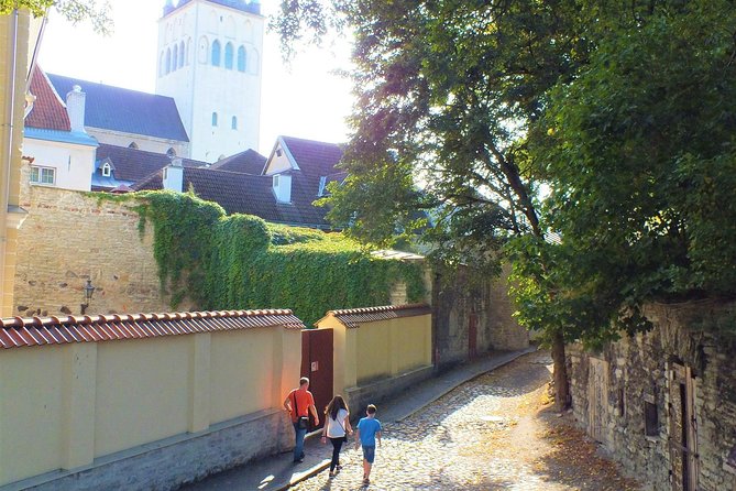 Private Shore Excursion: Tallinn Old Town Walking Tour With Round-Trip Transfer - Highlights