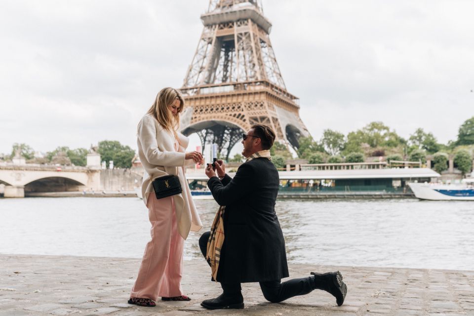 Professional Proposal Photographer in Paris - Photoshoot Duration and Locations