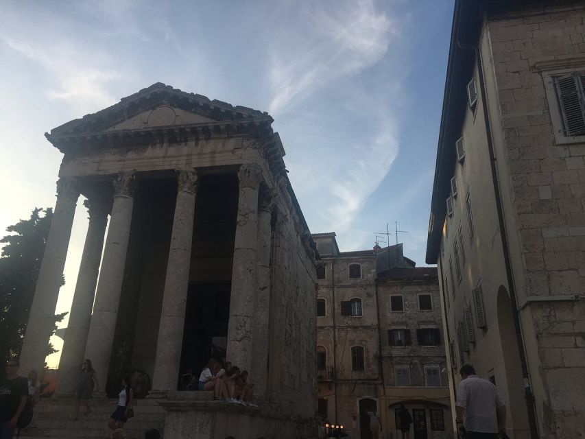 Pula Essentials Walking Tour - Included Offerings