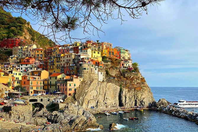 Relaxing Boat Tour With Aperitif in Cinque Terre - Maximum Group Size