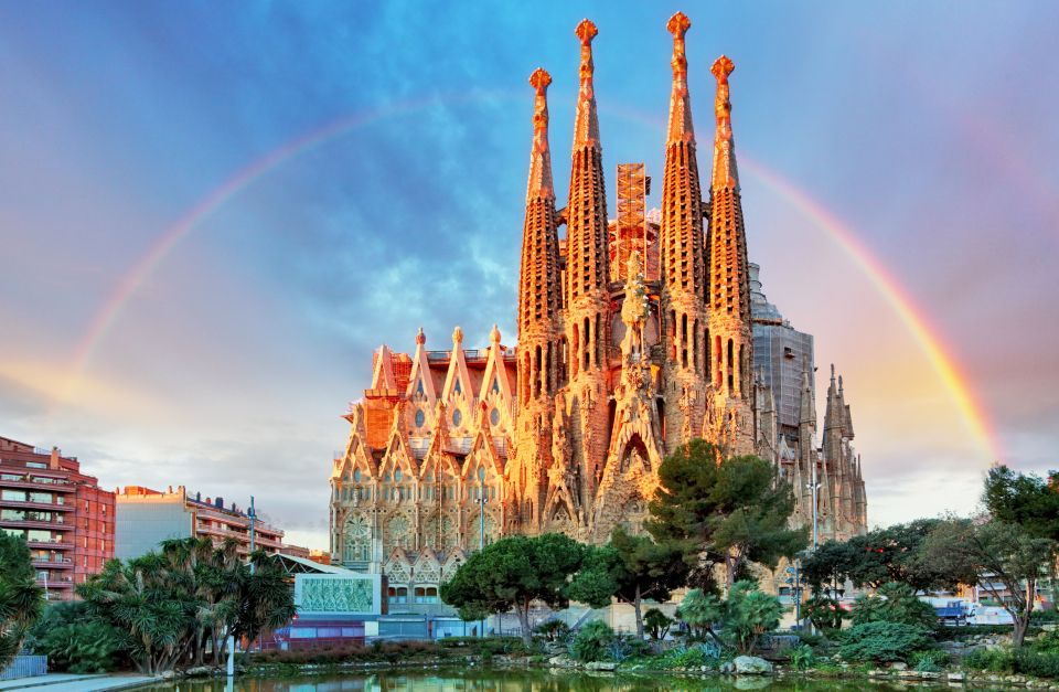 Roman and Medieval Side of Barcelona – Private Walking Tour - Plaça Reial and Plaça Del Pi