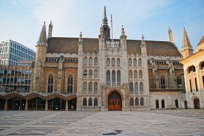 Roman Ruins to Blitz Bombings: A Walking Tour of Londons Fiery History - Literary Landmarks of Dickens